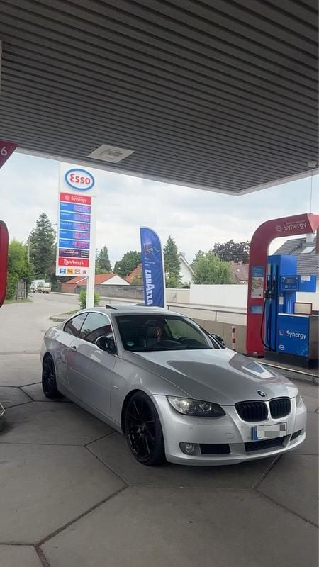 Gebraucht BMW 325 218 PS (160 kW) 2007 Silber Coupé