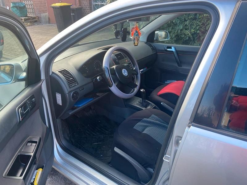 Gebraucht VW Polo 64 PS (47 kW) 2001 Silber Kleinwagen