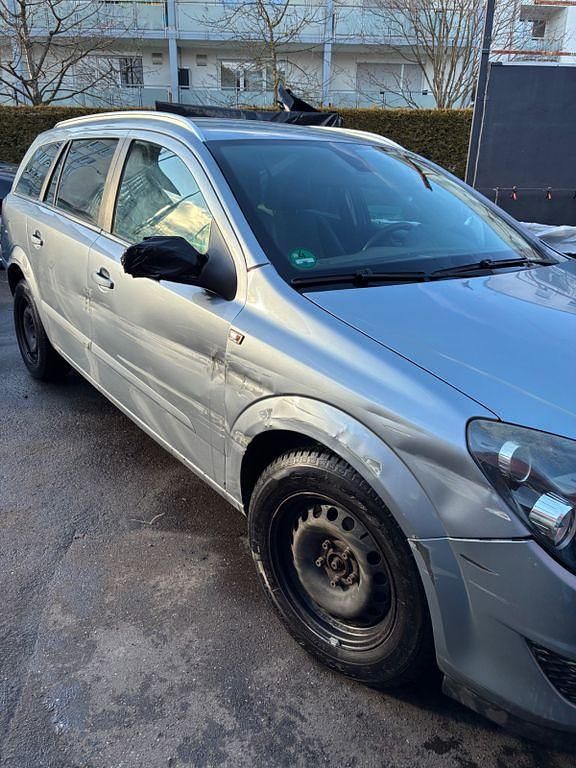 Gebraucht Opel Astra Edition 116 PS (85 kW) 2007 Schwarz Limousine