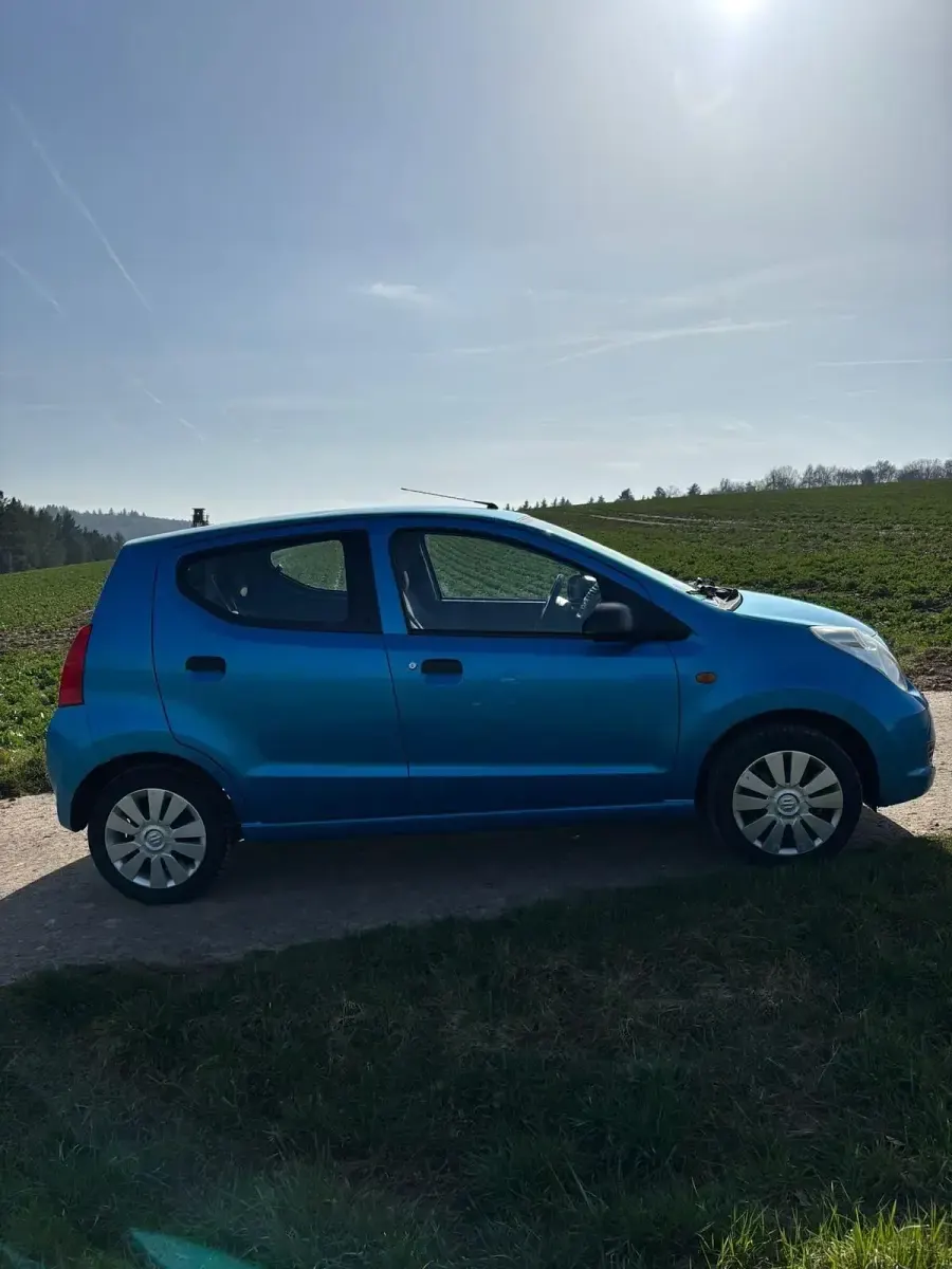 Gebraucht Suzuki Alto 68 PS (50 kW) 2013 Blau Kleinwagen