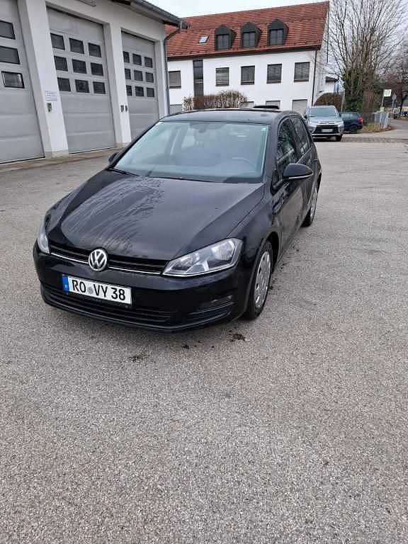 Schwarz Gebraucht 2014 VW Golf VII Trendline Limousine | 9.990 € (Fairer Preis) - Bild 1/4