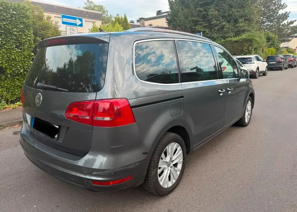 Gebraucht VW Sharan Life 140 PS (102 kW) 2013 Grau Van / Kleinbus