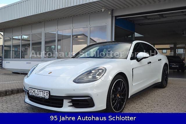 Weiß Gebraucht 2017 Porsche Panamera Turbo Limousine | 72.500 € (Teuer) - Bild 1/4