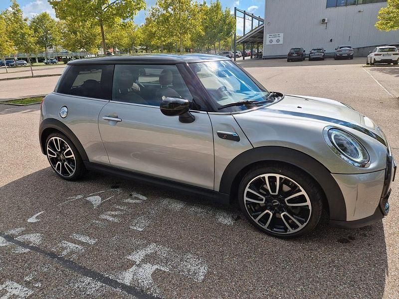 Grau Gebraucht 2023 Mini John Cooper Works Kleinwagen | 29.800 € (Superpreis) - Bild 1/4