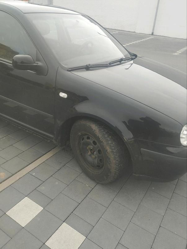 Gebraucht VW Golf IV 75 PS (55 kW) 2002 Schwarz Kleinwagen