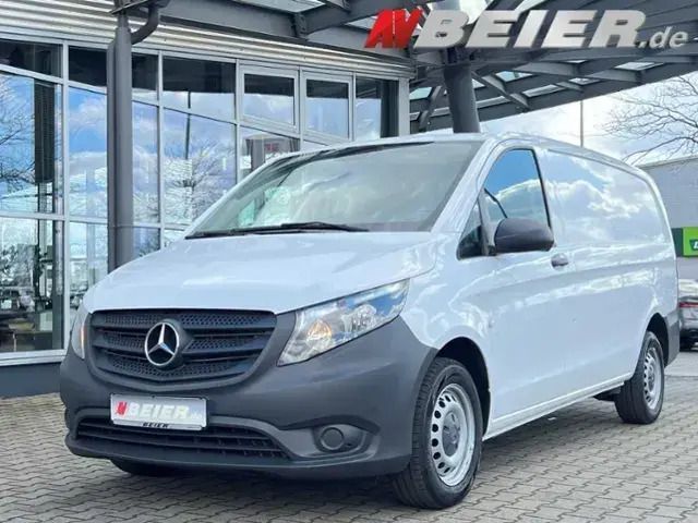 Schwarz Gebraucht 2022 Mercedes V220 Edition Van / Kleinbus | 47.890 € (Fairer Preis) - Bild 1/4