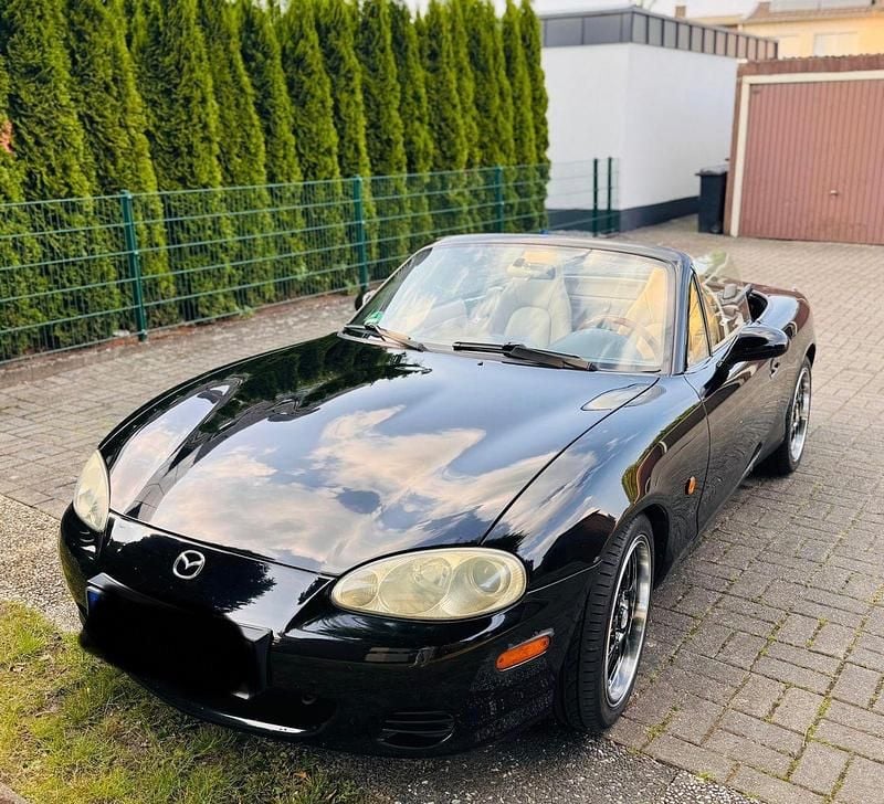 Second-hand Mazda MX5 110 CP (80 kW) 2001 Negru Cabrio