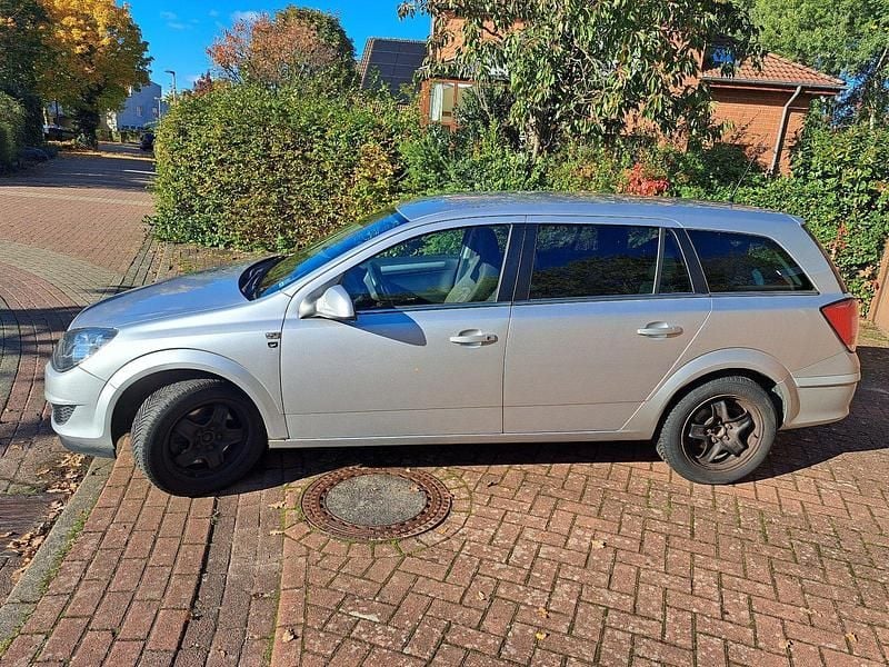 Silber Gebraucht 2010 Opel Astra Kombi | 1.300 € (Superpreis) - Bild 1/4