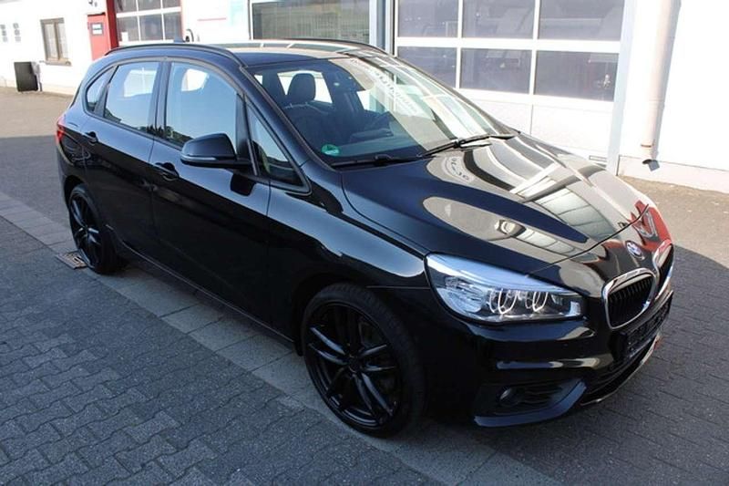Schwarz Gebraucht 2017 BMW 220 Active Tourer Luxury Line Van / Kleinbus | 16.999 € (Guter Preis) - Bild 1/4