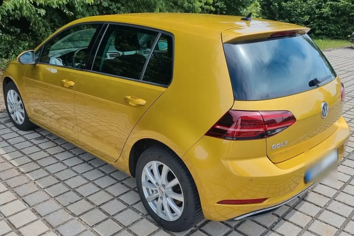 Gebraucht VW Golf VII Edition 116 PS (85 kW) 2017 Gelb Kombi