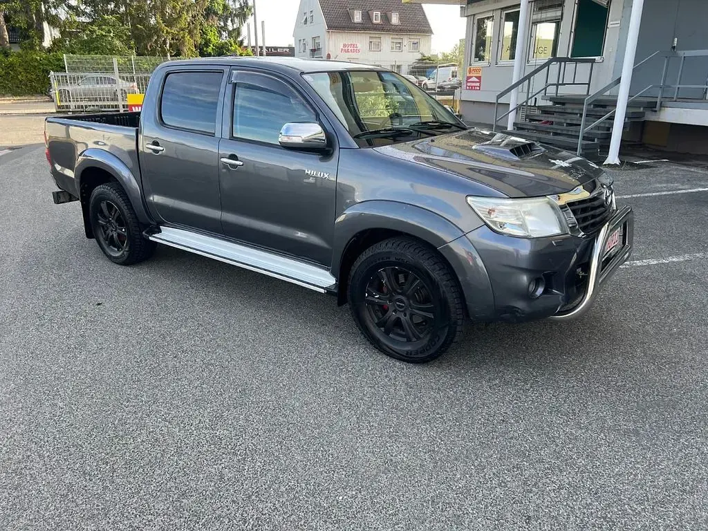 Gebraucht Toyota HiLux 171 PS (125 kW) 2014 Grau Pickup