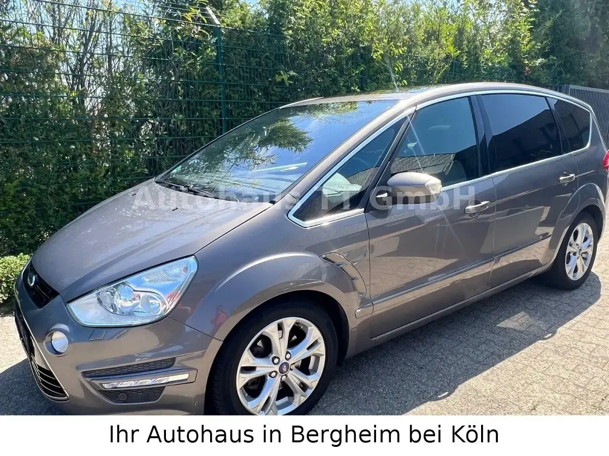 Gebraucht Ford S-MAX Titanium 140 PS (102 kW) 2012 Braun Van / Kleinbus