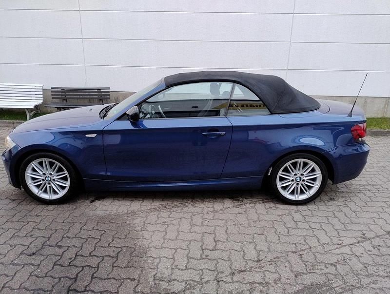 Gebraucht BMW 118 Cabriolet Shadowline 143 PS (105 kW) 2012 Blau Cabrio