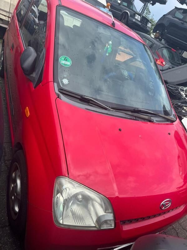 Rot Gebraucht 2005 Daihatsu Charade Kleinwagen | 650 € - Bild 1/3