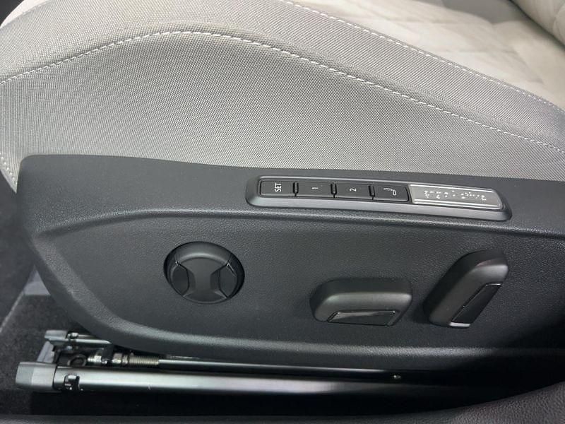 Gebraucht VW Golf VIII 150 PS (110 kW) 2024 Weiß Kleinwagen