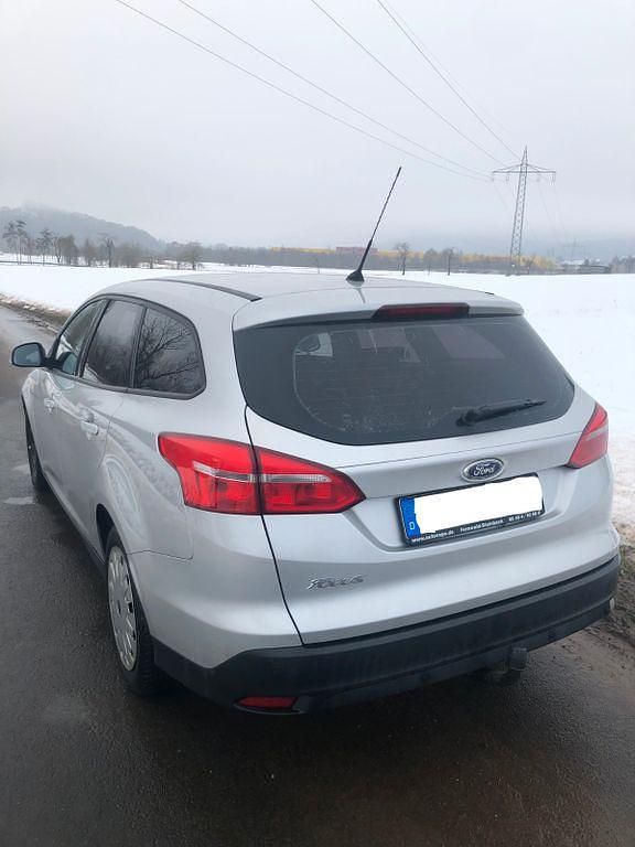 Gebraucht Ford Focus 105 PS (77 kW) 2015 Silber Kombi