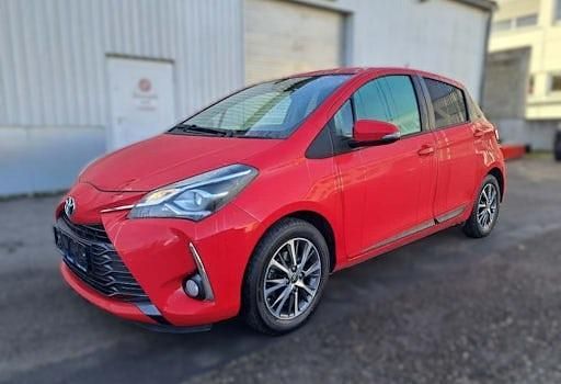 Gebraucht Toyota Yaris Club 112 PS (82 kW) 2020 Rot Limousine