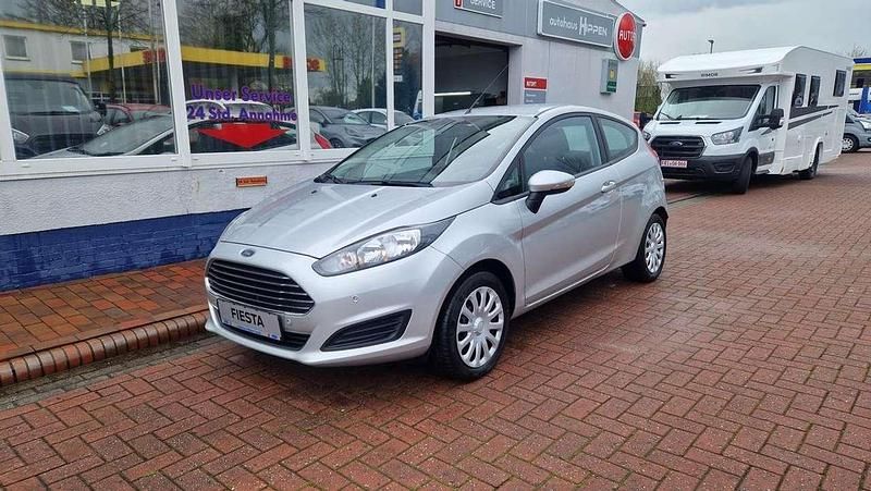 Moondust silver (metallic) (metallic) Gebraucht 2014 Ford Fiesta SYNC Edition Kleinwagen | 7.500 € (Teuer) - Bild 1/4