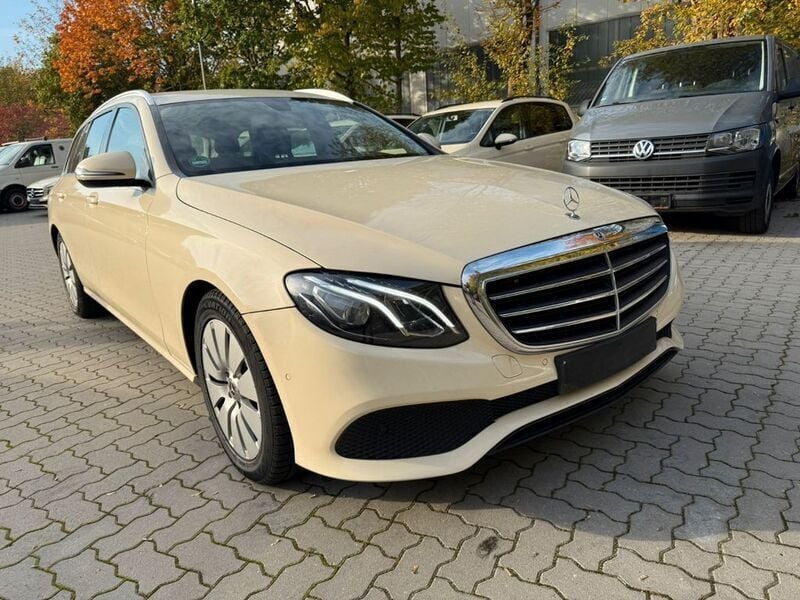 Beige Gebraucht 2019 Mercedes E220 Kombi | 9.600 € (Superpreis) - Bild 1/4