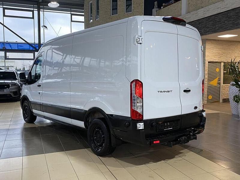 Gebraucht Ford Transit Trend 170 PS (125 kW) 2023 Weiß Limousine