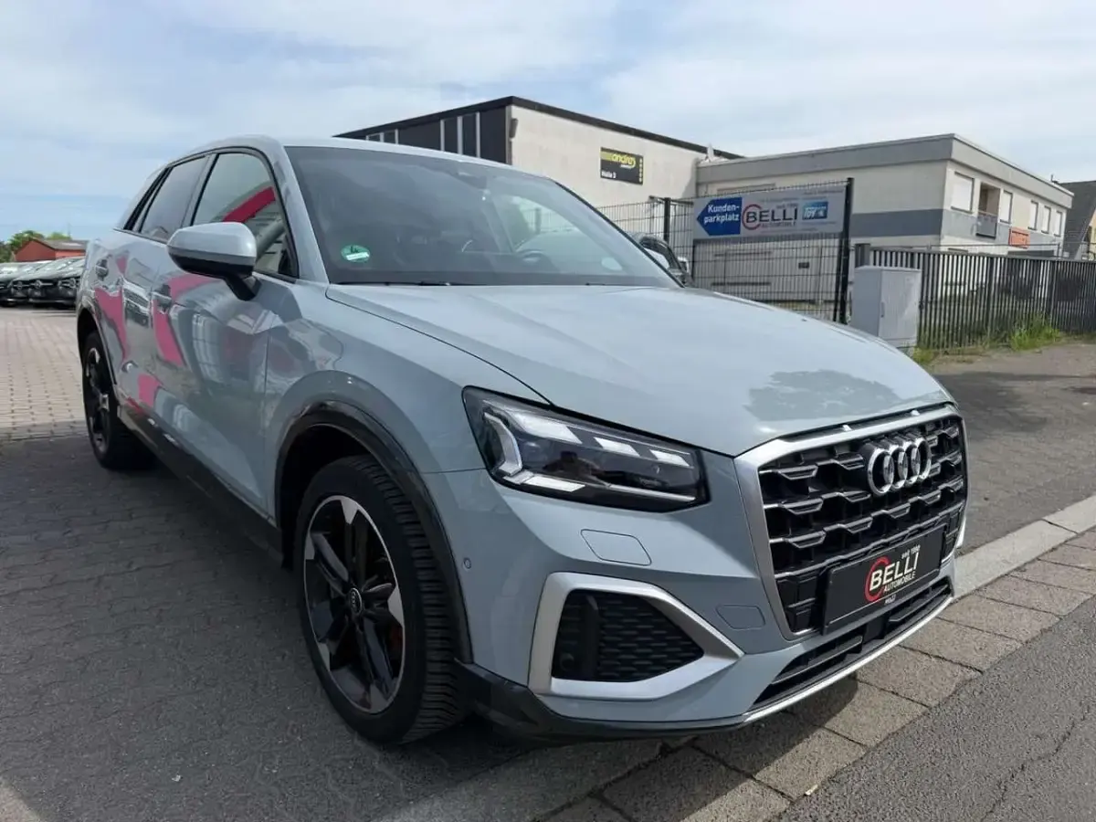 Gebraucht Audi Q2 S-Line 150 PS (110 kW) 2022 Grau SUV