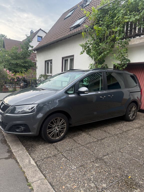 Grau Gebraucht 2011 Seat Alhambra Style Van / Kleinbus | 9.850 € (Teuer) - Bild 1/4