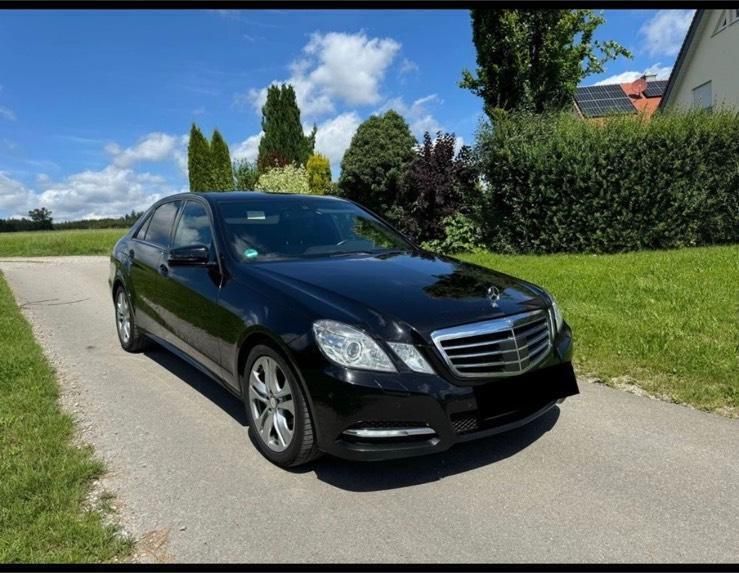 Schwarz Gebraucht 2012 Mercedes E300 Limousine | 6.900 € (Guter Preis) - Bild 1/4
