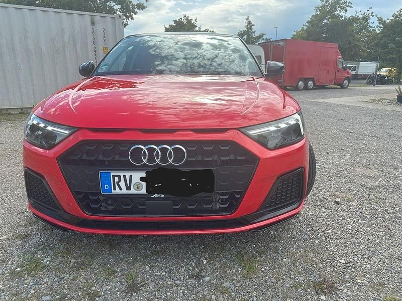 Rot Gebraucht 2021 Audi A1 Sportback Advanced Kleinwagen | 19.500 € (Fairer Preis) - Bild 1/4
