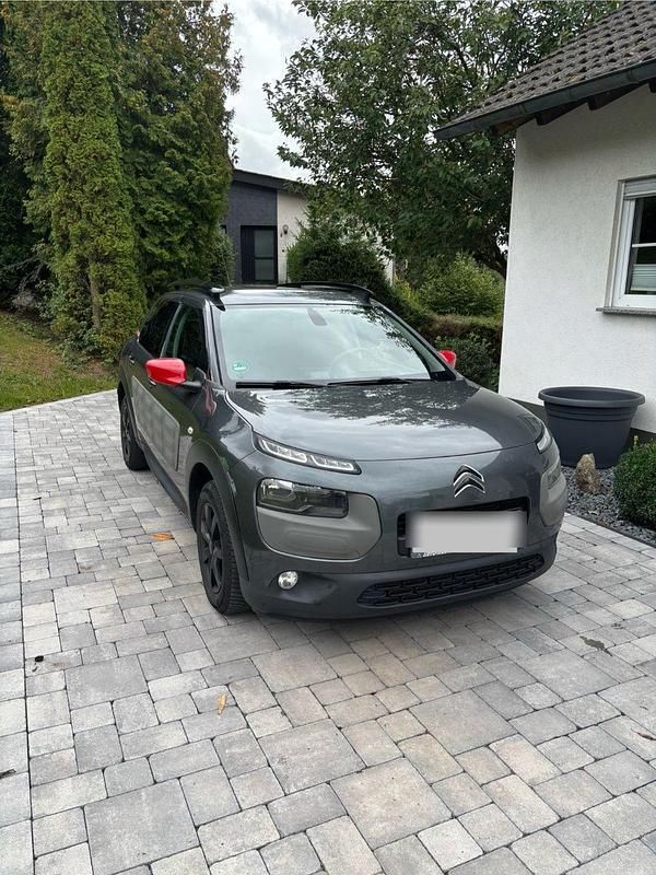 Grau Gebraucht 2014 Citroën C4 Cactus Feel Kleinwagen | 5.900 € (Fairer Preis) - Bild 1/4