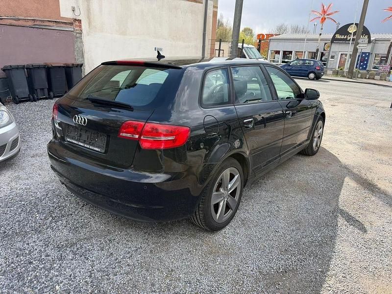 Gebraucht Audi A3 Ambiente 140 PS (102 kW) 2011 Schwarz Kleinwagen