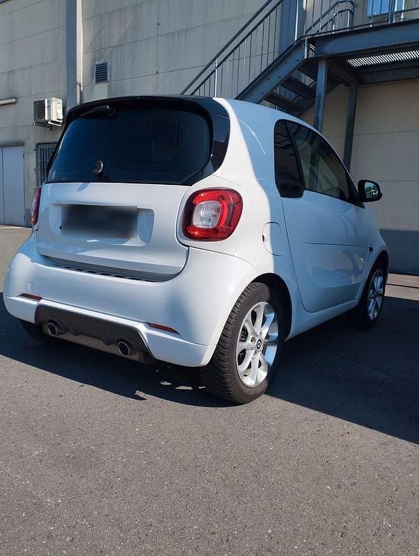Weiß Gebraucht 2015 Smart ForTwo Coupé Prime Kleinwagen | 6.650 € (Fairer Preis) - Bild 1/4
