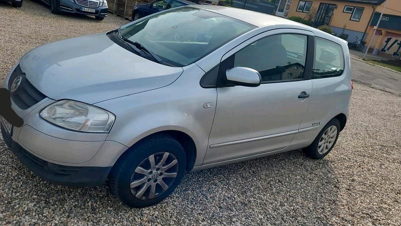 Second-hand VW Fox 59 CP (43 kW) 2011 Argintiu Hatchback