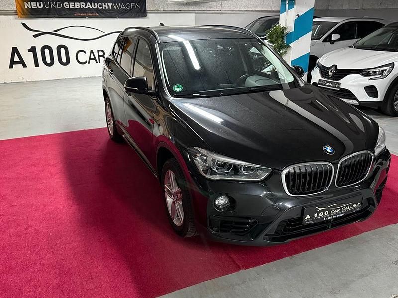 Saphirschwarz Gebraucht 2018 BMW X1 Sport Line SUV | 21.499 € (Guter Preis) - Bild 1/4