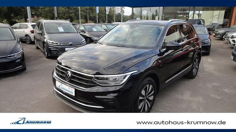 Deep black pearlescent Gebraucht 2024 VW Tiguan Life SUV | 28.700 € (Fairer Preis) - Bild 1/4