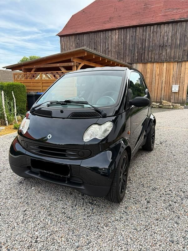 Schwarz Gebraucht 2003 Smart ForTwo Coupé Coupé | 2.000 € (Fairer Preis) - Bild 1/4