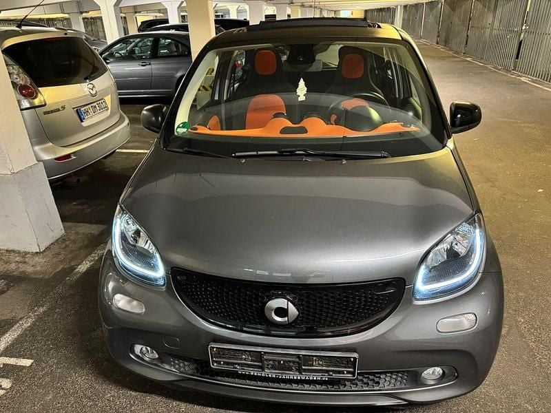 Grau Gebraucht 2015 Smart ForFour Kleinwagen | 5.690 € (Guter Preis) - Bild 1/4
