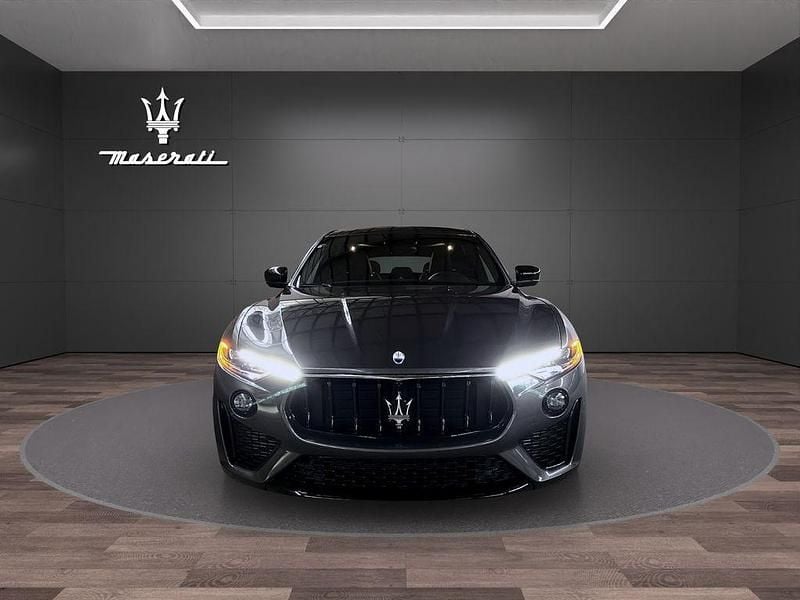 Neu Maserati Levante 430 PS (316 kW) 2025 Grigio maratea SUV