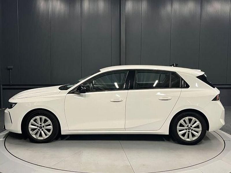 Gebraucht Opel Astra Edition 131 PS (96 kW) 2022 Weiß Limousine