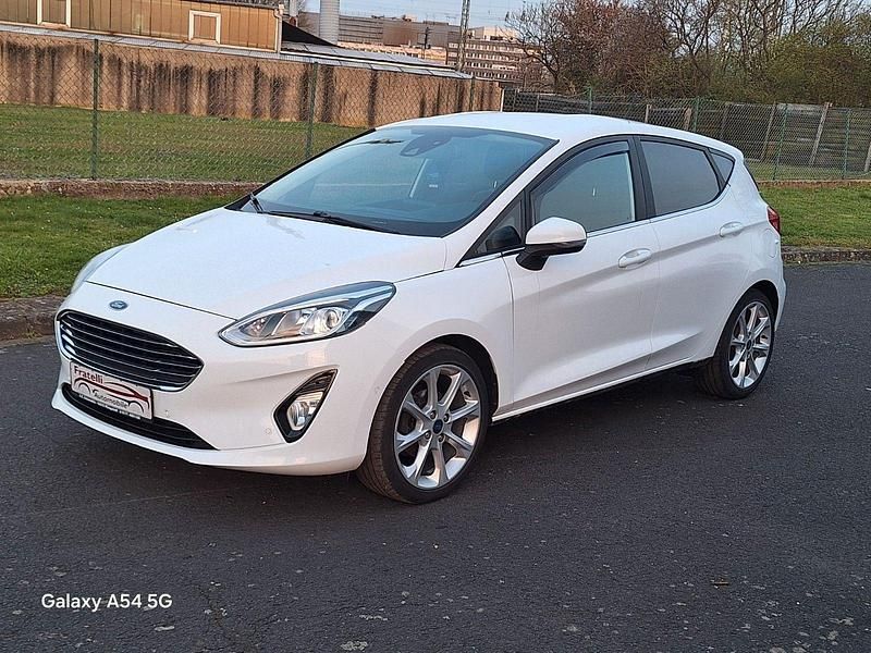Gebraucht Ford Fiesta Titanium 101 PS (74 kW) 2017 Weiß Kleinwagen