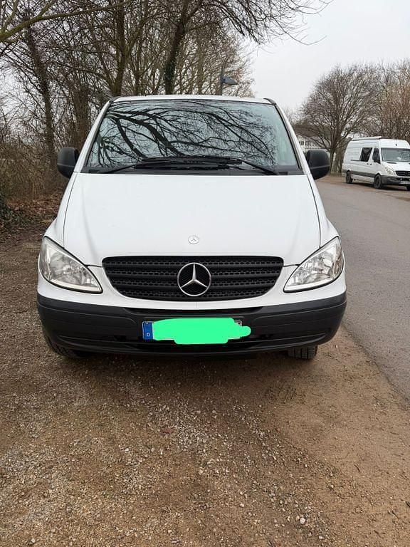 Weiß Gebraucht 2005 Mercedes Vito Van | 5.300 € (Fairer Preis) - Bild 1/4