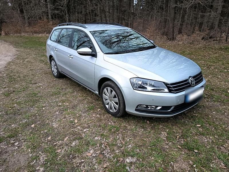 Gebraucht VW Passat 140 PS (102 kW) 2012 Silber Kombi