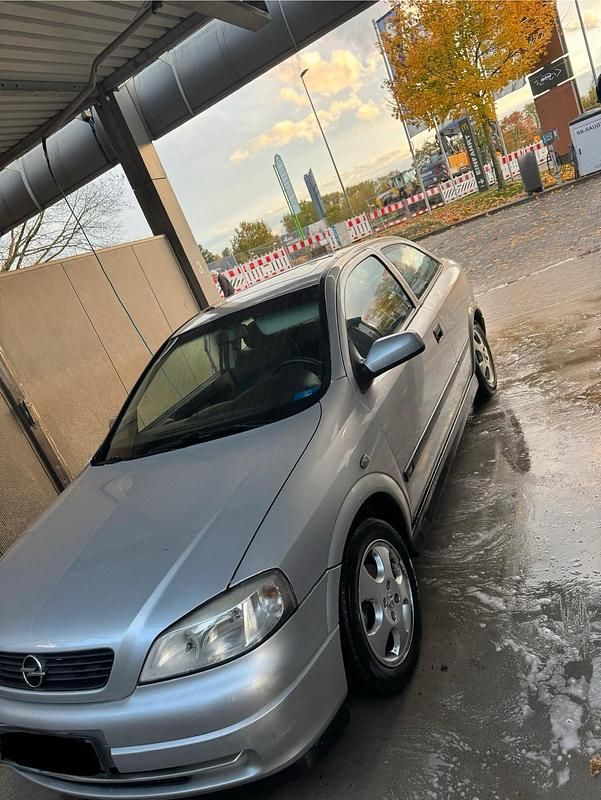 Grau Gebraucht 1998 Opel Astra Limousine | 800 € (Guter Preis) - Bild 1/4