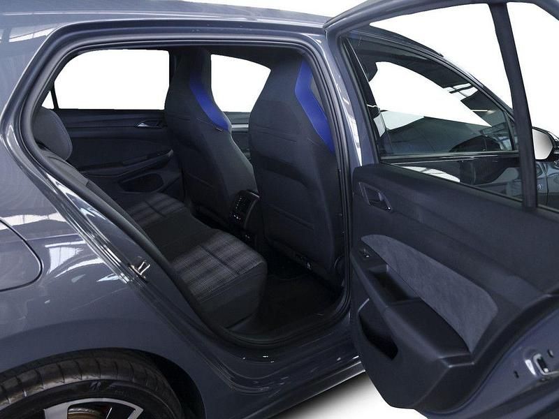 Gebraucht VW Golf VIII GTE 177 PS (130 kW) 2025 Grau / delfingrau Limousine