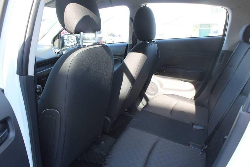 Gebraucht Mitsubishi Space Star Select 71 PS (52 kW) 2025 Weiß Limousine