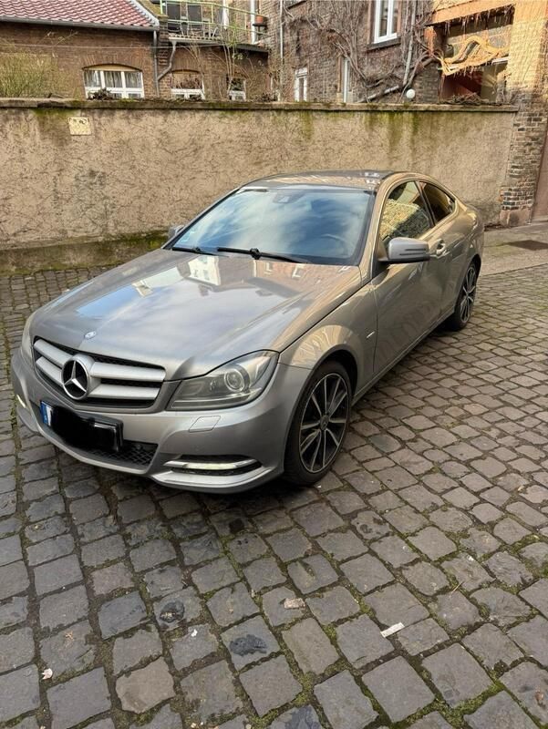 Grau Gebraucht 2011 Mercedes C220 Coupé | 6.000 € (Superpreis) - Bild 1/4