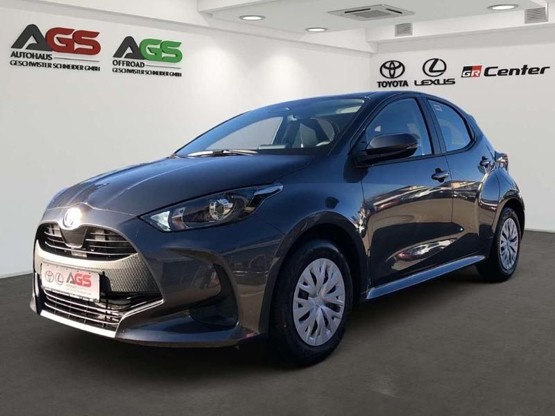 Grau Neu 2025 Toyota Yaris Hybrid Business Edition Kleinwagen | 22.990 € (Guter Preis) - Bild 1/4