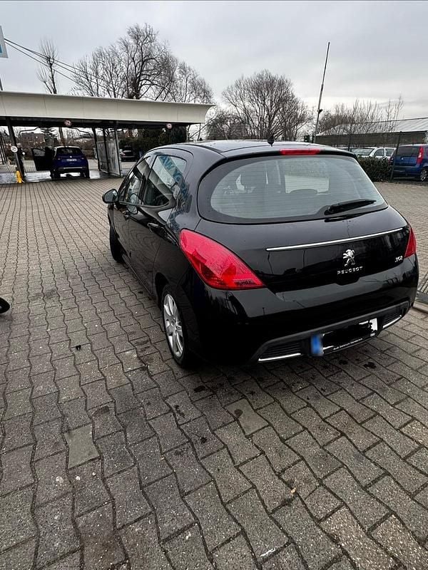 Gebraucht Peugeot 308 156 PS (114 kW) 2011 Schwarz Kleinwagen