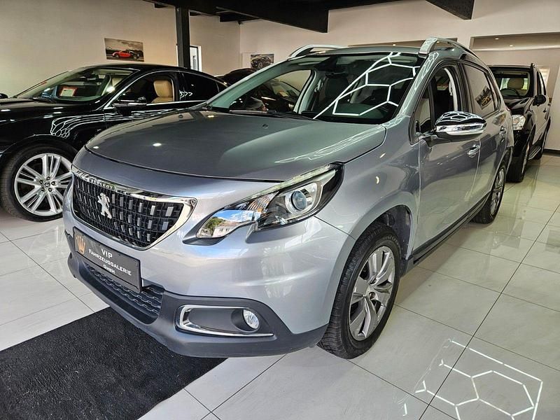Grau Gebraucht 2018 Peugeot 2008 Style SUV | 8.199 € (Fairer Preis) - Bild 1/4