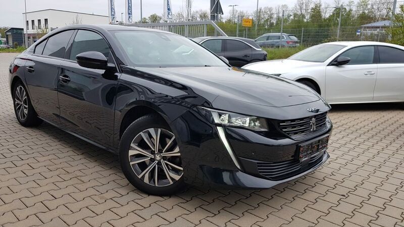 Gebraucht Peugeot 508 Allure 131 PS (96 kW) 2022 Lackierung schwarz perla nera/ Limousine