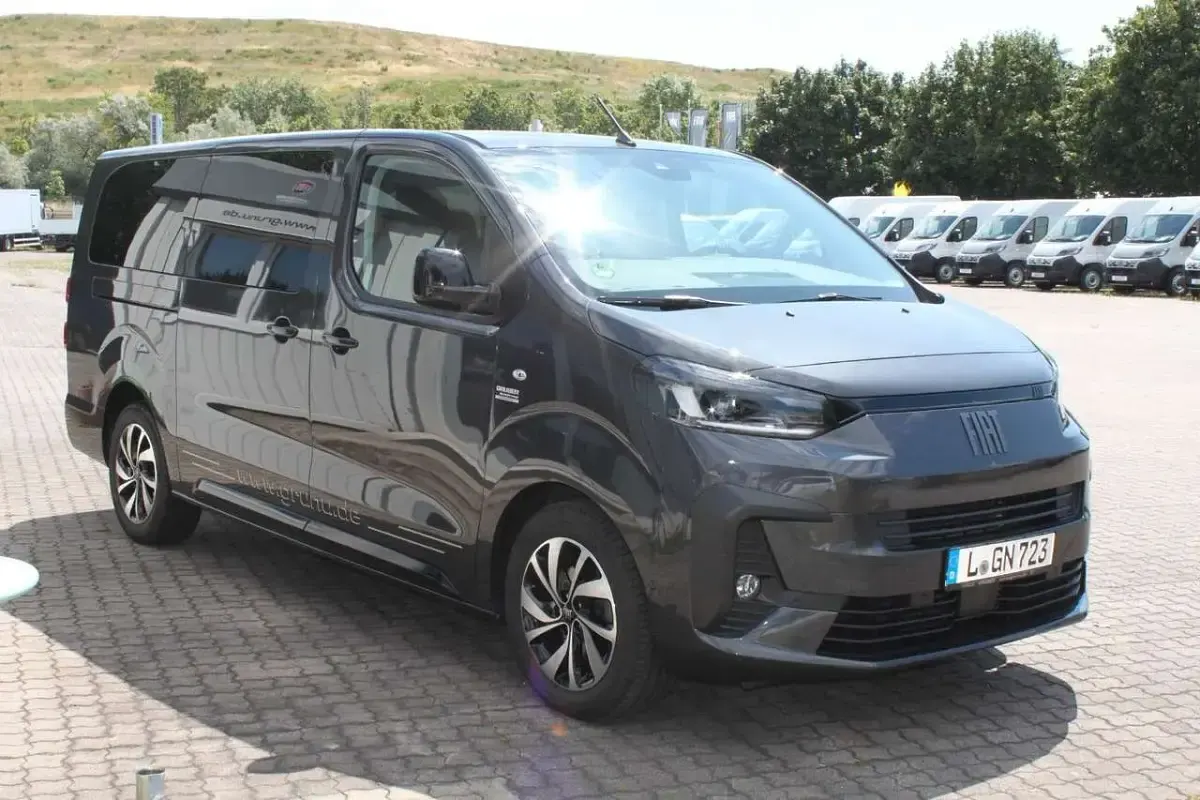 Gebraucht Fiat Ulysse 131 kW (179 PS) 2025 Grau Van / Kleinbus